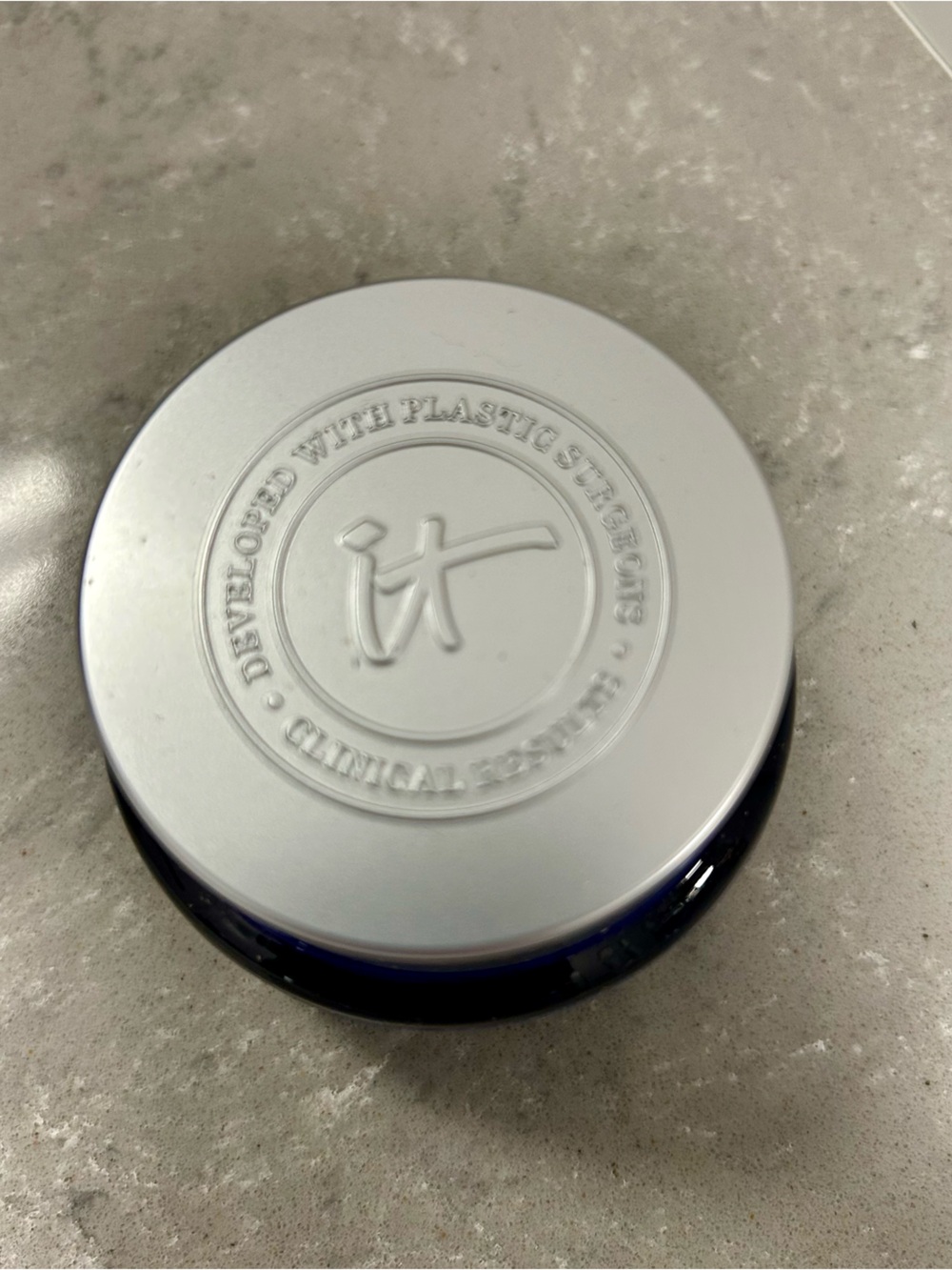 iT COSMETICS CONFIDENCE IN YOUR BEAUTY SLEEP CREAM 2 Fl Oz - Picture 5 of 9